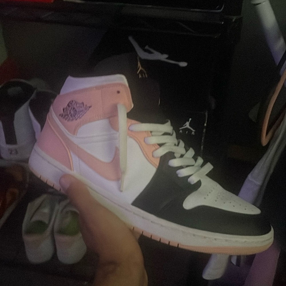 Jordan 1 crimson tint size 11 will send original laces